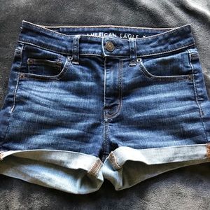 DARK WASH AMERICAN EAGLE JEANS